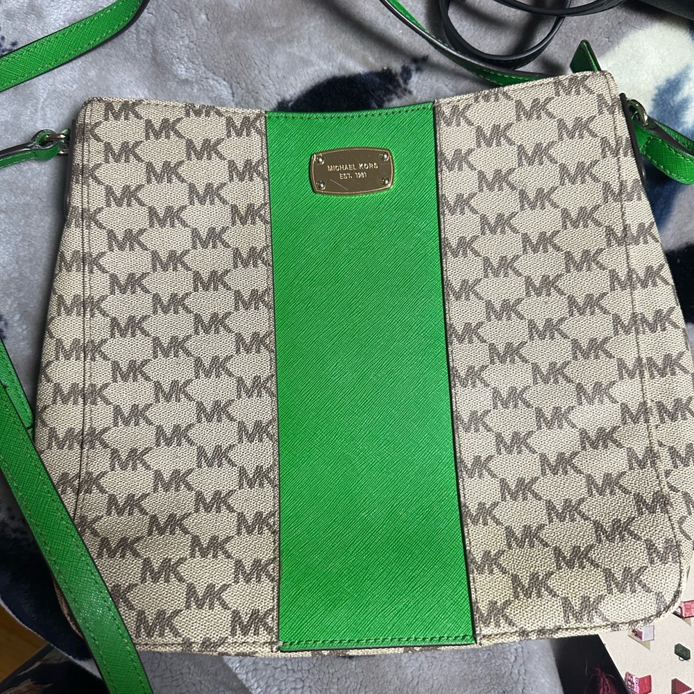 Green Crossbody Michael kors